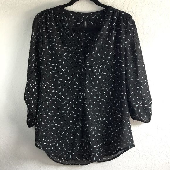 Black semi sheer top with white and green birds all over print v neck floaty szM - Picture 1 of 8
